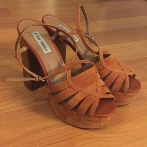 Steve Madden chunky orange wooden heeled pumps